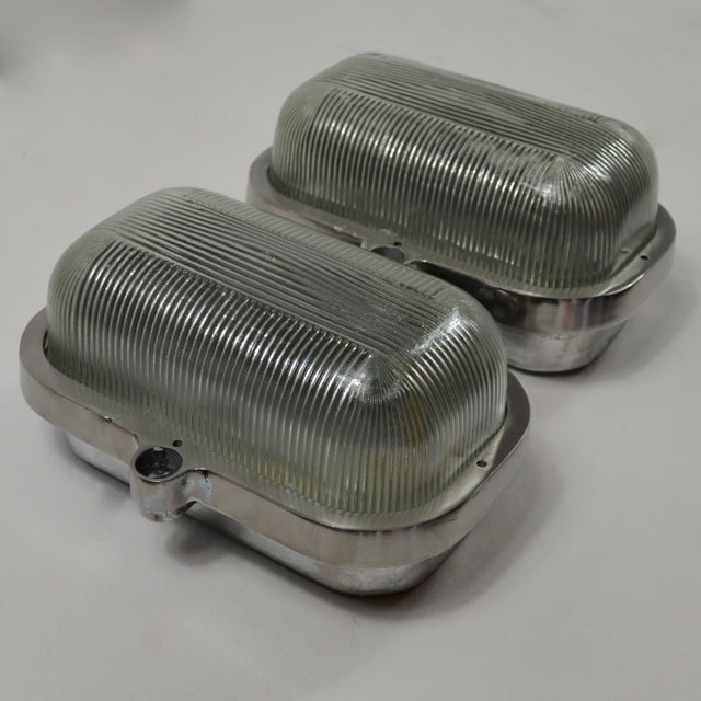 Pair of cast-iron prismatic bulkheads