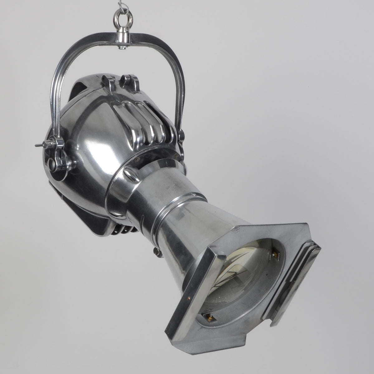 Strand spotlights with ?long snouts?