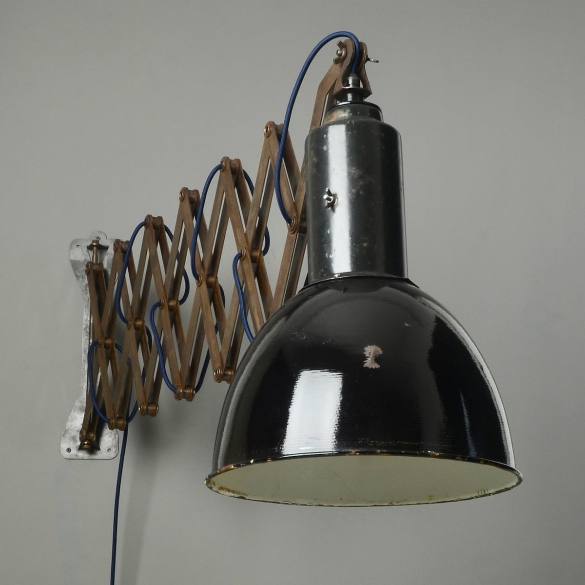 Giant Communist Scissor Wall Light MKII