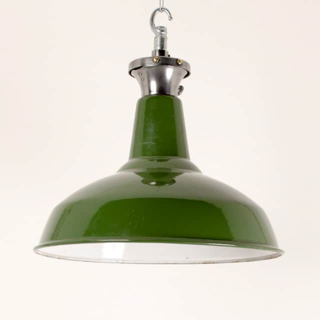 16 green enamelled shades