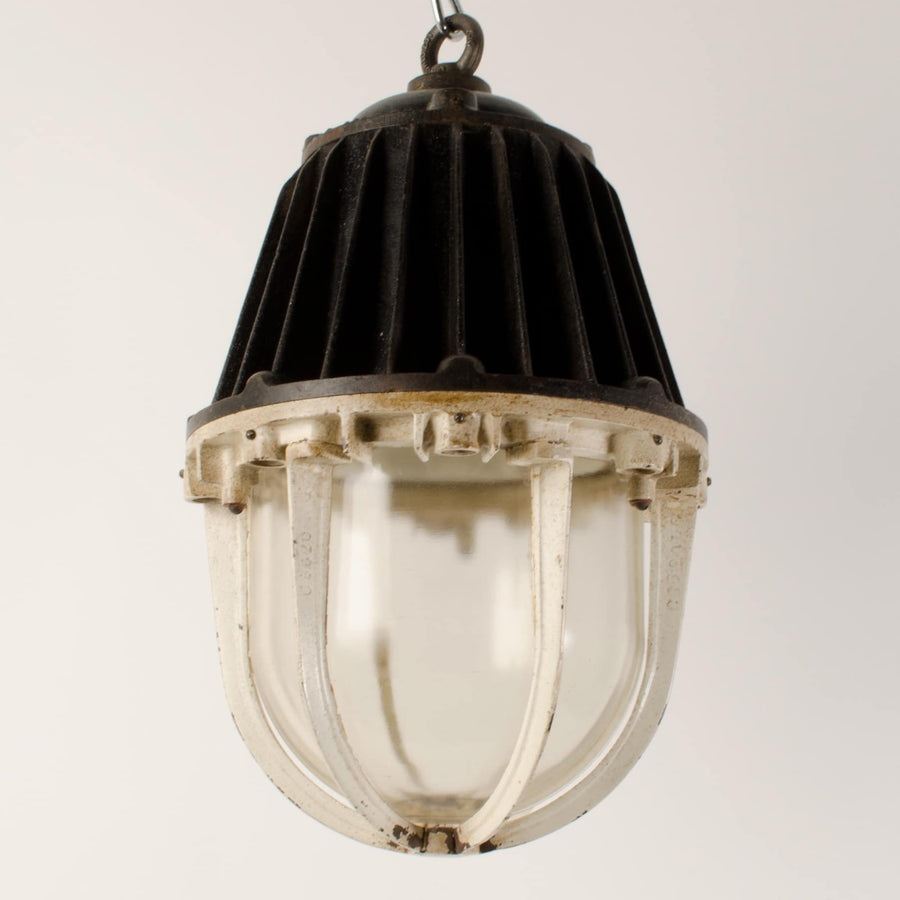Heavy Revo pendants - Black & White