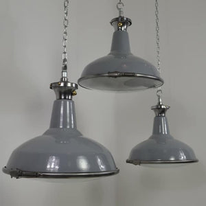 Set of 3 grey pendants with convex glass