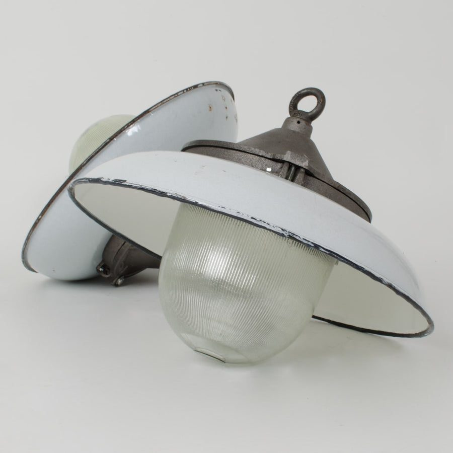 Prismatic pendants with grey shades -Medium-