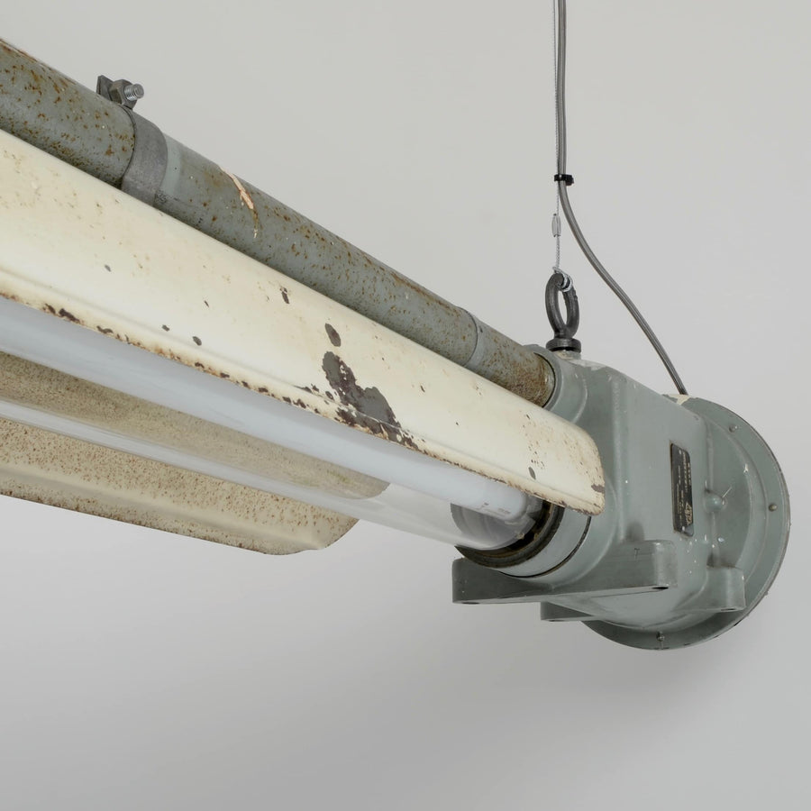 English Fluorescent Light -REDUCED-